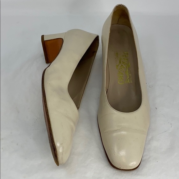 Salvatore Ferragamo Shoes - Salvatore Ferragamo Leather Beige Cream Heels